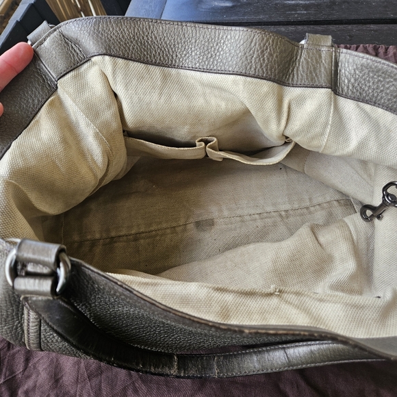 Authentic Gucci Pebbled Calfskin Medium Soho Shoulder Tote - Picture 9 of 16